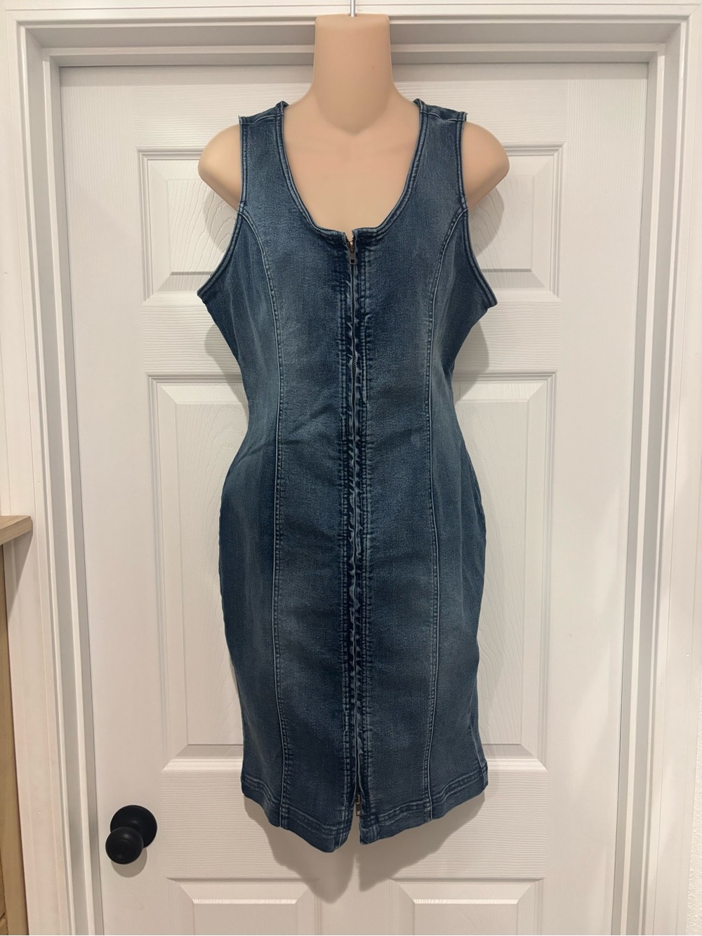 Sleeveless Denim Zip-Front Bodycon Dress - Blue